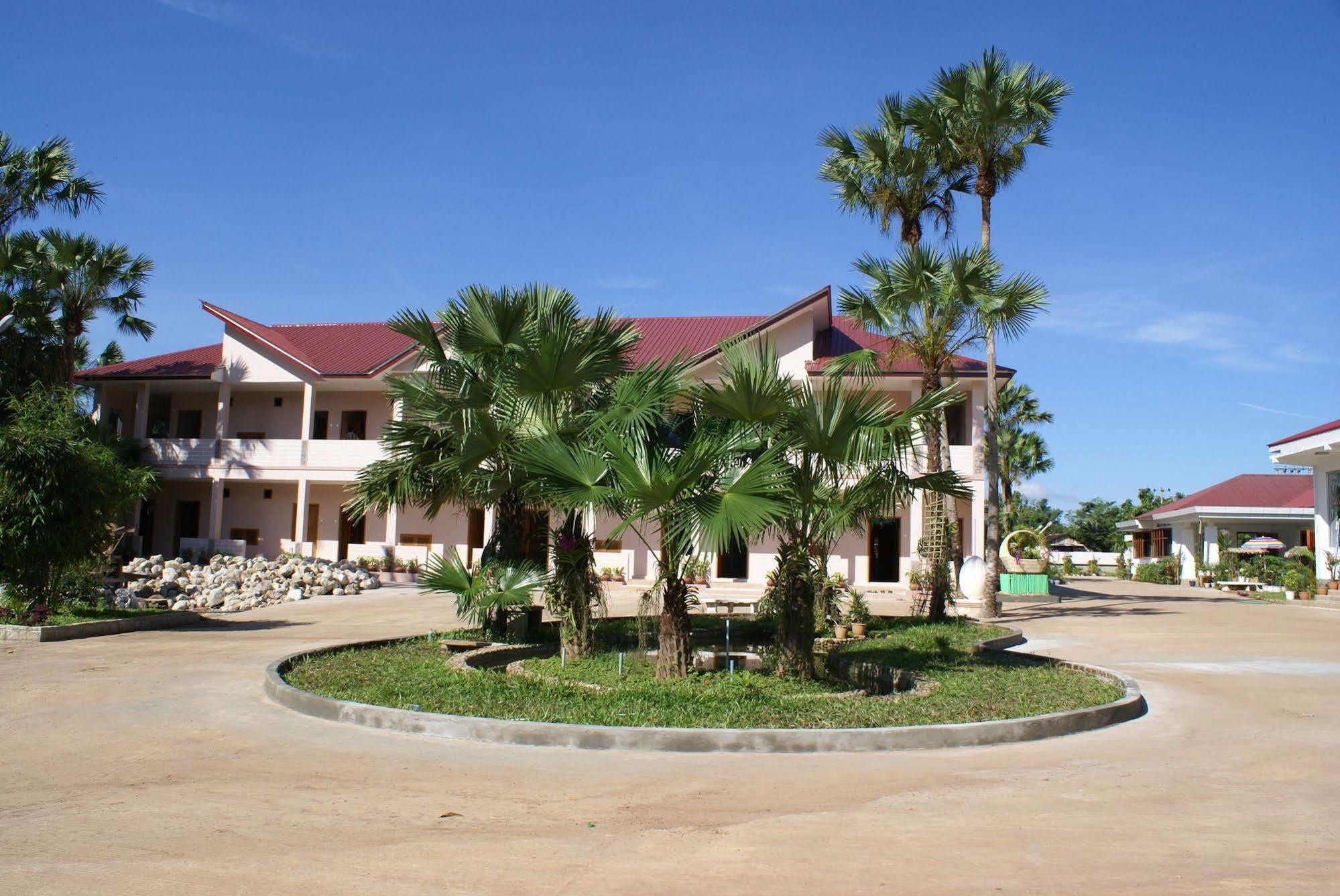 The Eternity Resort Kyaikto Exterior photo